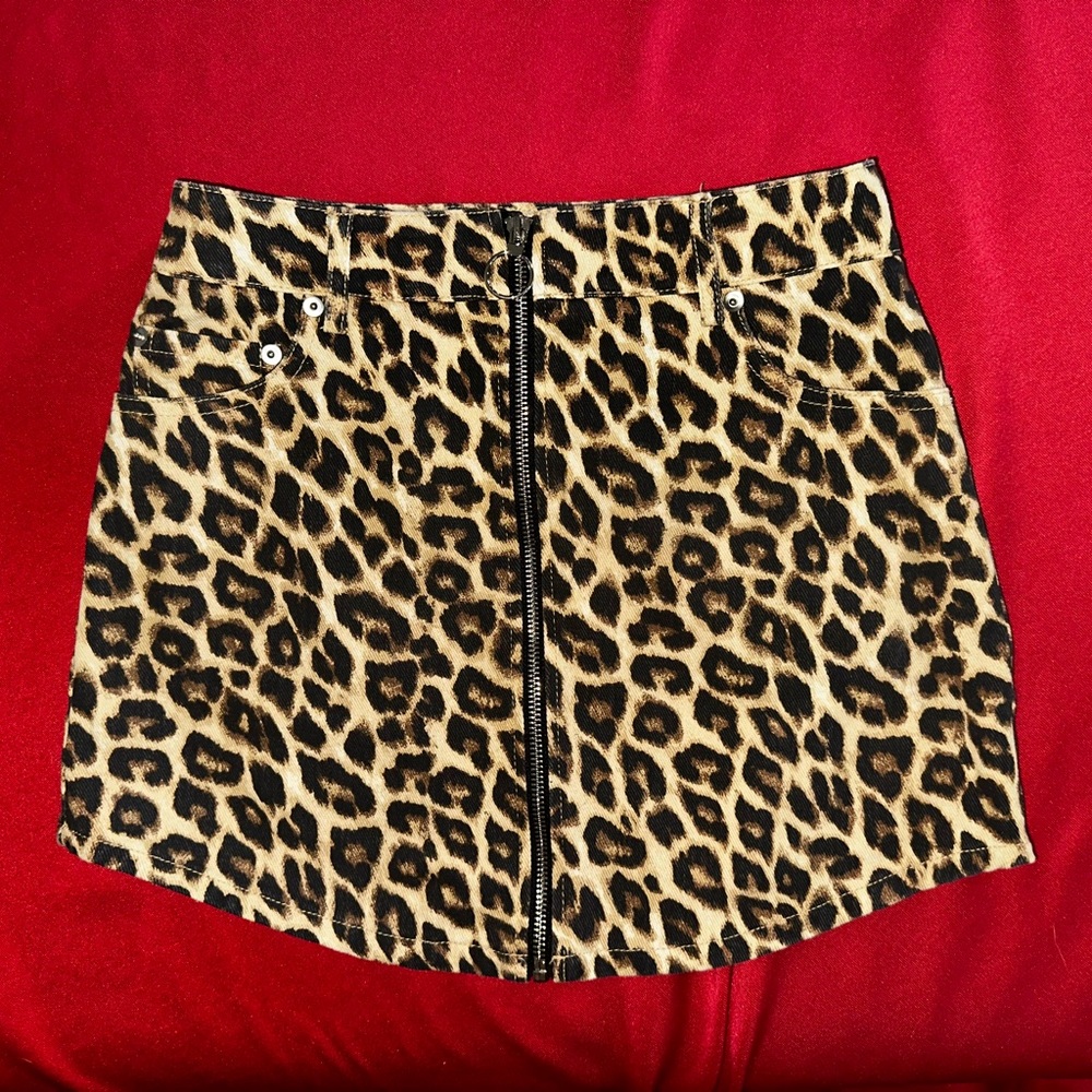 Forever 21 Leopard/Cheetah Animal Print Mini Skirt